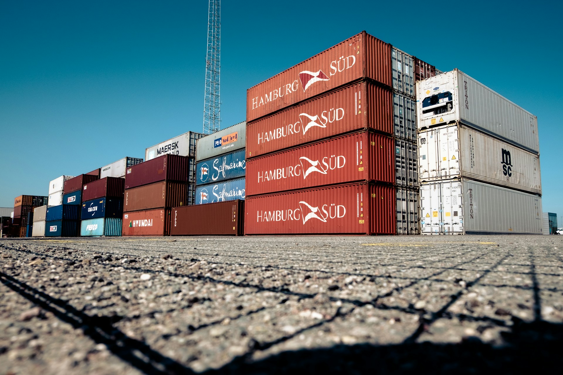 40-FOOT STANDARD SHIPPING CONTAINERS